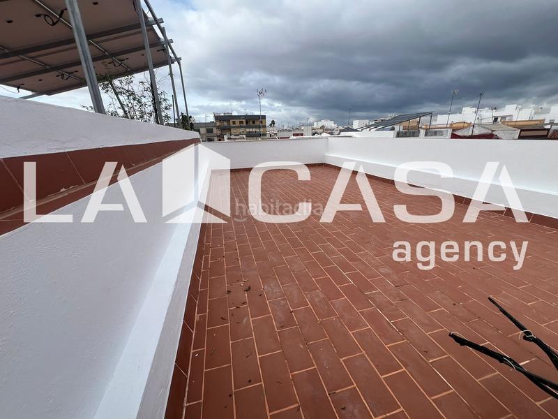 Foto 4c6515cd-bf09-4d4d-8421-ebb02f2d9940. Maison avec parking dans Centro - Doña Mercedes Dos Hermanas