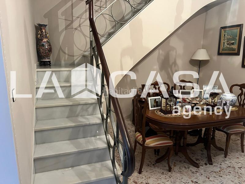 Foto 965bdd90-b7ab-4890-930d-a8e29e5b6be1. Maison avec parking dans Centro - Doña Mercedes Dos Hermanas