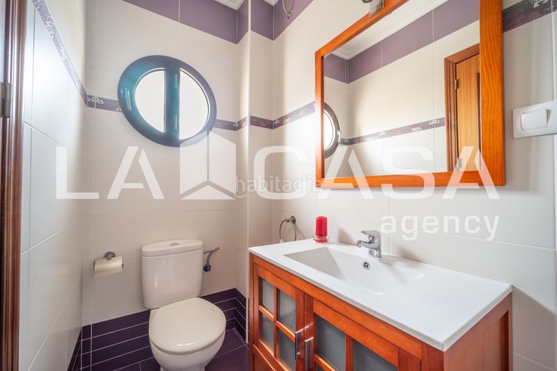 Foto b1f4418d-94d6-4cb0-a691-4cf7a32ab23b. Casa  amplia con terraza privada y azotea en la zona de ave maría en Dos Hermanas