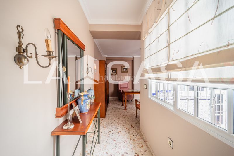 Foto b76ad0ef-7e43-4aa9-b65a-7aac264fe1e2. Casa  amplia con terraza privada y azotea en la zona de ave maría en Dos Hermanas