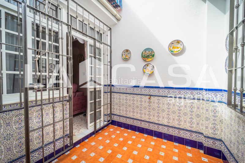 Foto f99c3aad-c24d-4ca6-811a-4818f5166ac7. Casa  amplia con terraza privada y azotea en la zona de ave maría en Dos Hermanas