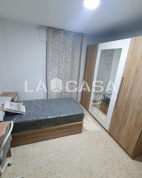 Foto adbddd35-7971-417a-90f4-ddee4d07d5b6. Flat in El Torrejón - El Cerezo Sevilla
