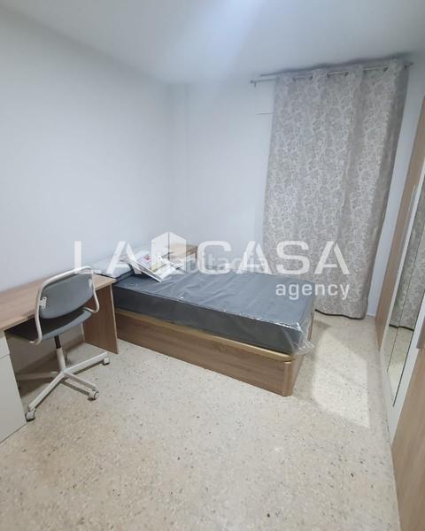 Foto cb0ecb1d-3bf7-4a28-ba4f-a400a7b0a5e5. Flat in El Torrejón - El Cerezo Sevilla