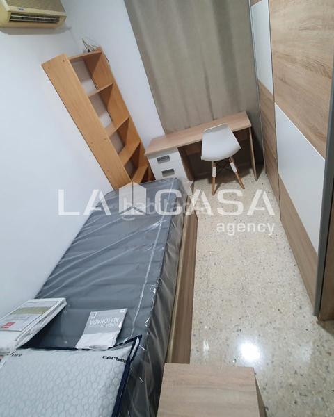 Foto d4cb6296-ca20-4ae6-bfff-db842d9694d7. Piso en El Torrejón - El Cerezo Sevilla