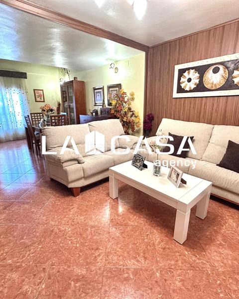 Foto 1b8fd5b2-44a7-47d2-b1be-065942a5ff8c. Reihenhaus mit pool in Urbadiez - Entrepuentes Sevilla