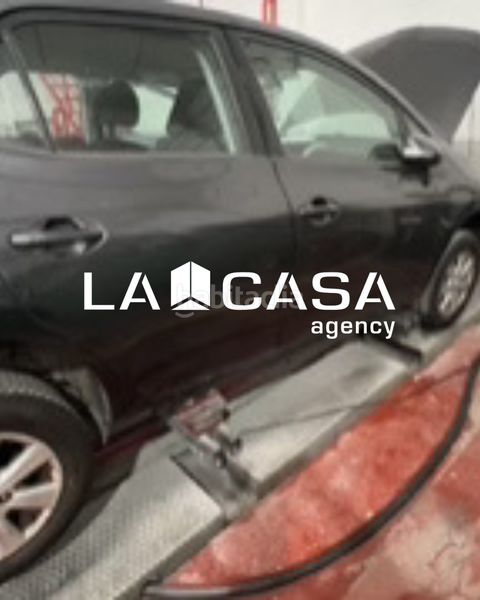 Foto ed4902dc-e2a0-4320-aed6-c767a7f23bd2. Industrial building in Rinconada (La)