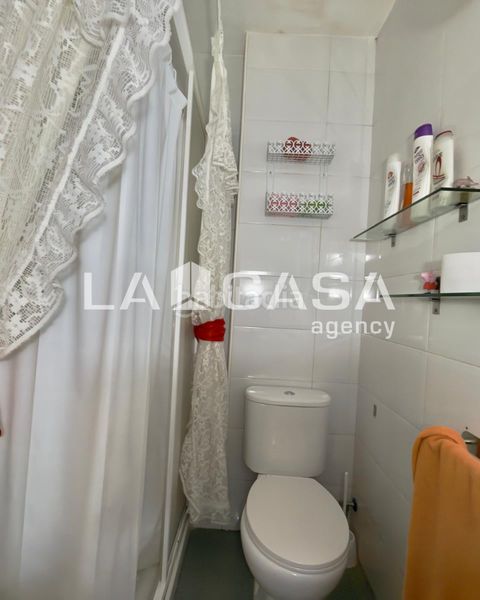 Foto 502221b4-d70d-43c3-b917-549c3d7e7ee0. Piso en El Torrejón - El Cerezo Sevilla