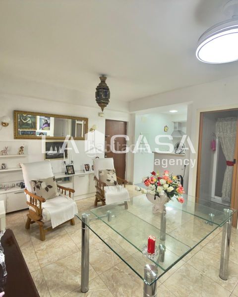 Foto a094ca66-d035-41df-8c34-09854e2cc3b4. Piso en El Torrejón - El Cerezo Sevilla