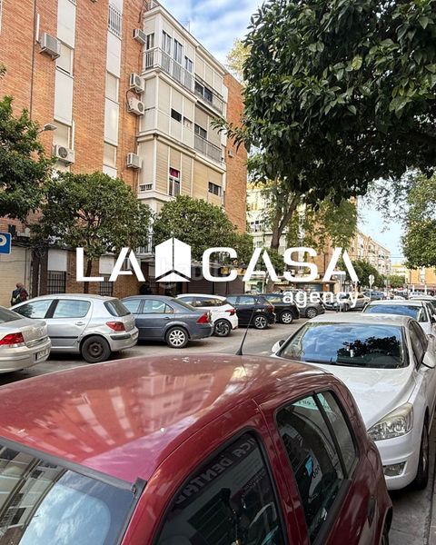 Foto 245a2cb4-35a0-445e-9515-5fdc4867df74. Piso en El Torrejón - El Cerezo Sevilla