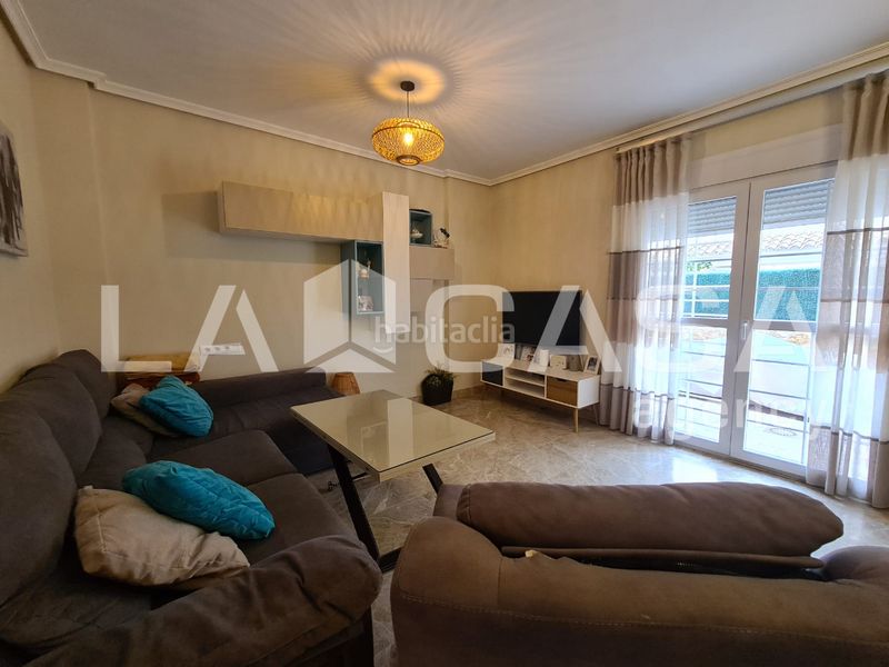 Foto d87a7fa5-b1b6-41e1-bdd7-5a2c63f4d7b8. Casa adossada a Olivar de Quintos Montequinto