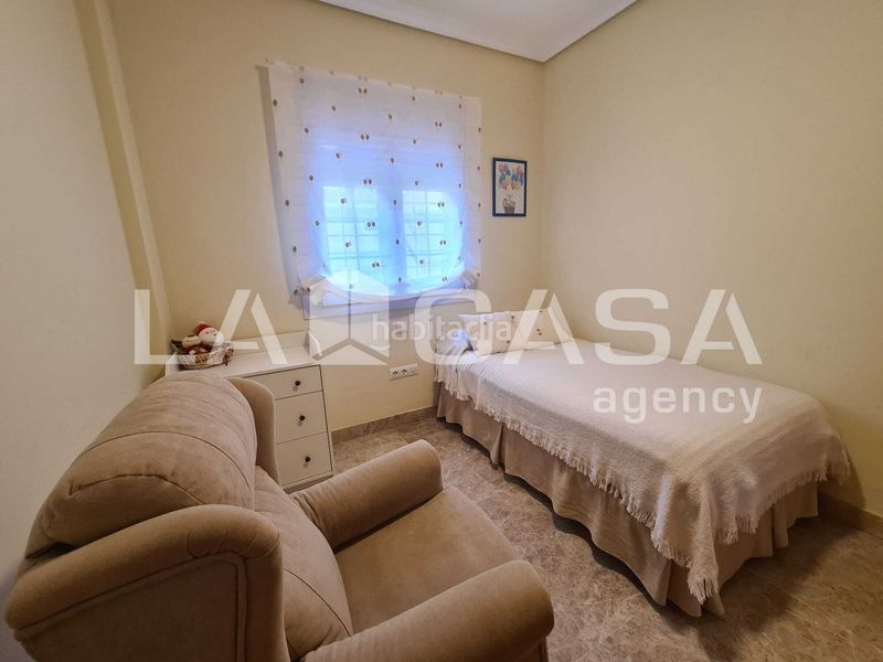 Foto e0f29e3e-5bbd-4eac-89d8-54ef3df62533. Casa adossada a Olivar de Quintos Montequinto