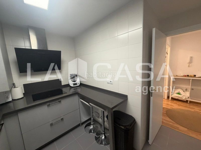 Foto b5ee84e2-9797-4b74-9677-19d9084d63d9. Pis amb aparcament a Entrenúcleos Dos Hermanas