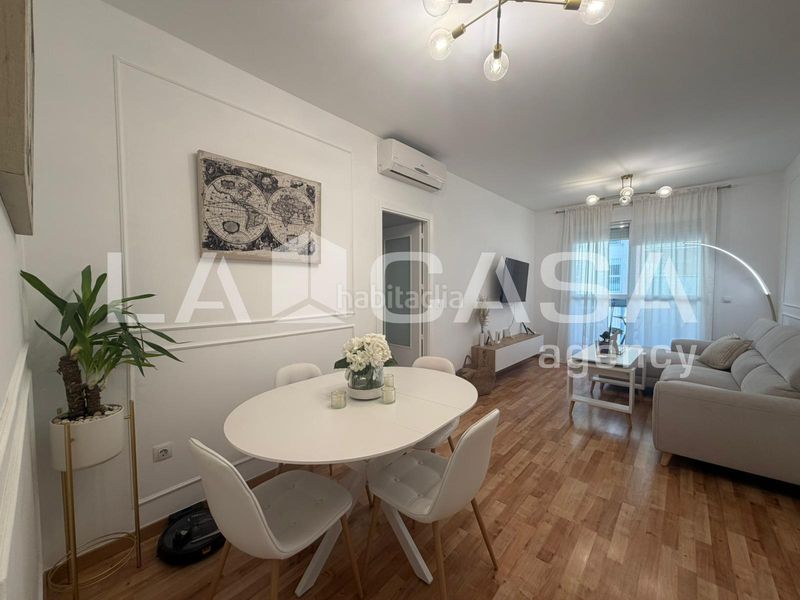 Foto f5635b4b-6438-45f3-aaa9-af126ed6228f. Pis amb aparcament a Entrenúcleos Dos Hermanas