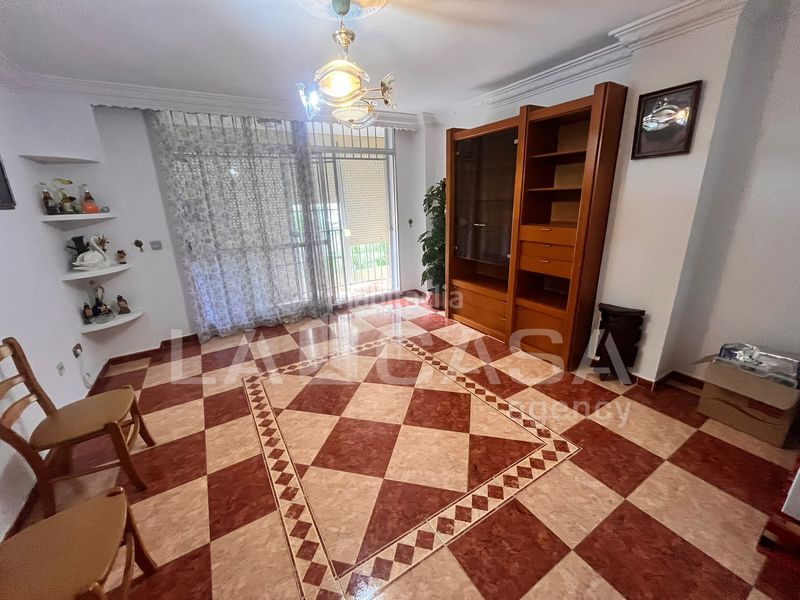 Foto 6bfba643-fc7a-4da1-ac94-f6e556555b52. Pis a San Bernabé Algeciras