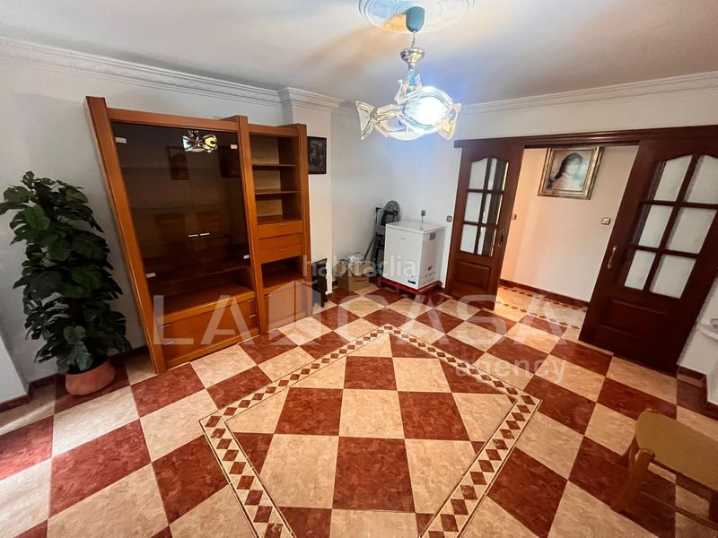 Foto 8a8b7810-de1e-4fda-9565-f582198a4f2d. Pis a San Bernabé Algeciras