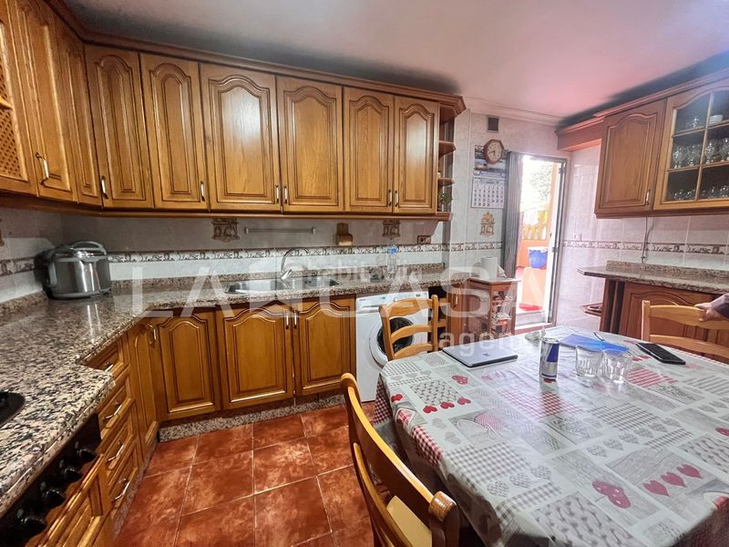 Foto badcbc7c-bdc2-4a06-871d-94d36b7a65fa. Pis a San Bernabé Algeciras