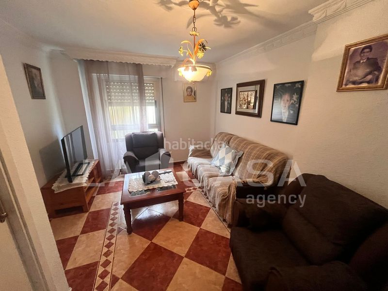 Foto c1dfa422-5bad-4f65-ac19-35f5f122d1b5. Pis a San Bernabé Algeciras