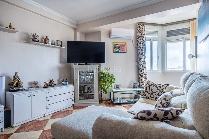 Foto 5ae8cccb-9c5a-4b03-a077-449ae539ab0b. Piso en Juan XXIII - Rochelambert Sevilla