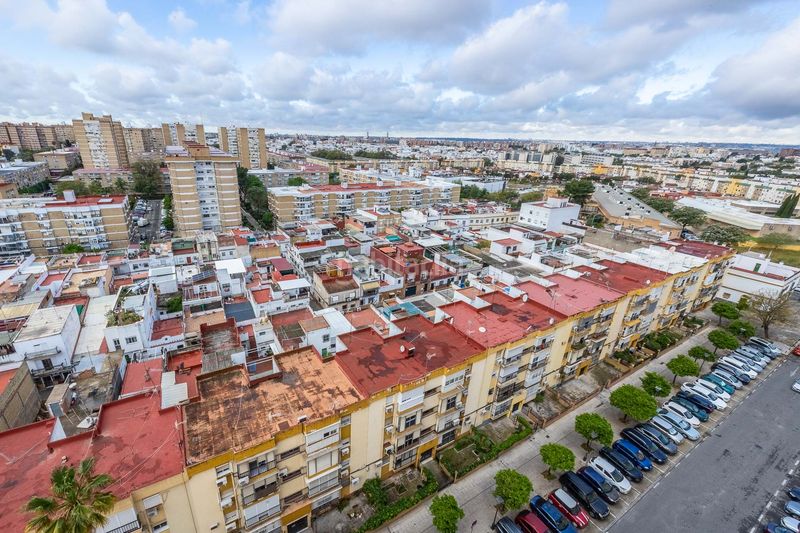 Foto a52d2186-fc30-44ed-a9ed-f9a4d3f61117. Piso en Juan XXIII - Rochelambert Sevilla