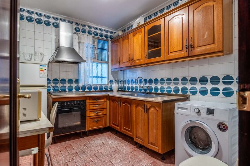 Foto 33452da5-fddf-47f0-8951-9bfc264b6a20. Piso en Juan XXIII - Rochelambert Sevilla