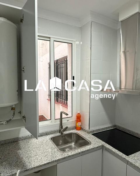 Foto cdab3763-2ec4-4303-87c0-2617fa339961. Piso en Feria Sevilla