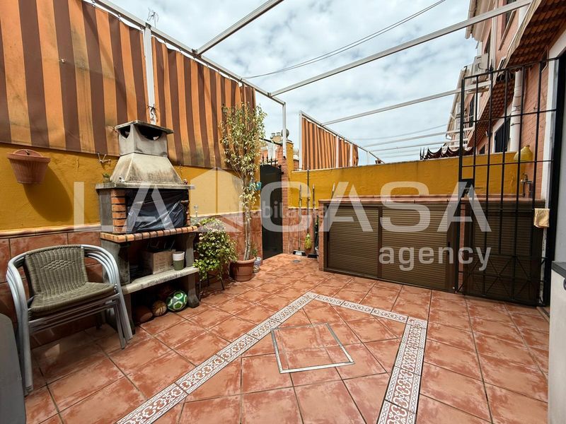 Foto 072502cd-b60d-4757-95bd-75a5559a3f85. Casa adossada amb aparcament piscina a Avenida de Europa Montequinto