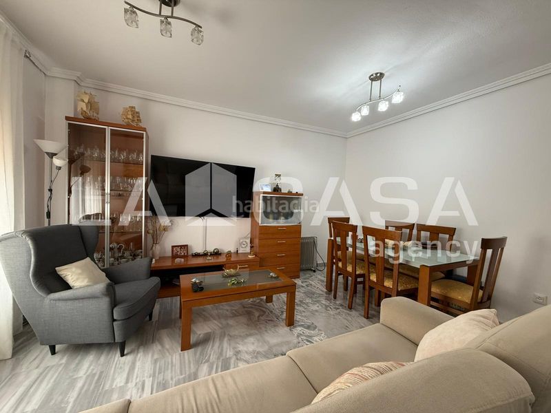 Foto 53f98855-f8f3-4d55-8057-4bfd8454b64a. Casa adossada amb aparcament piscina a Avenida de Europa Montequinto