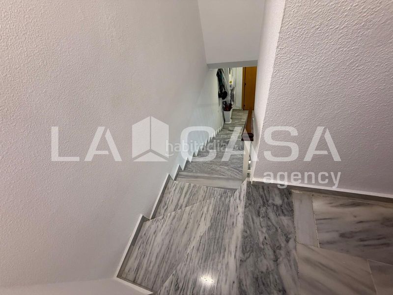 Foto 87be5a90-2f19-4a53-bdf1-6fed147a5b13. Casa adossada amb aparcament piscina a Avenida de Europa Montequinto