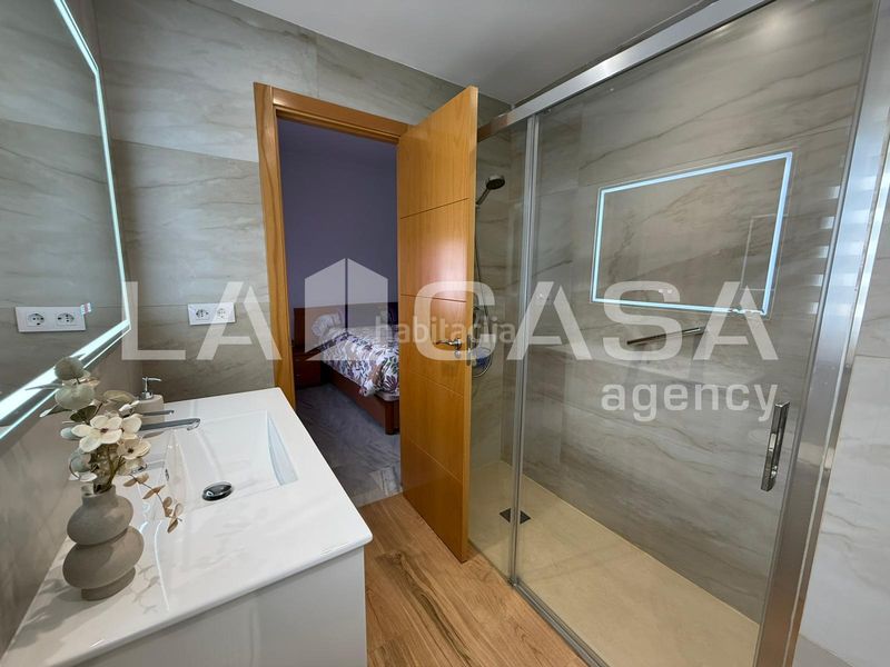 Foto c9dd0977-21cc-4fe1-83fb-39e54f80c8e8. Casa adossada amb aparcament piscina a Avenida de Europa Montequinto