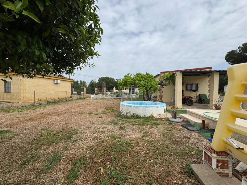 Foto b08d6990-e10a-44cf-9dd5-6ff26e00e270. Xalet amb aparcament piscina a Carmona