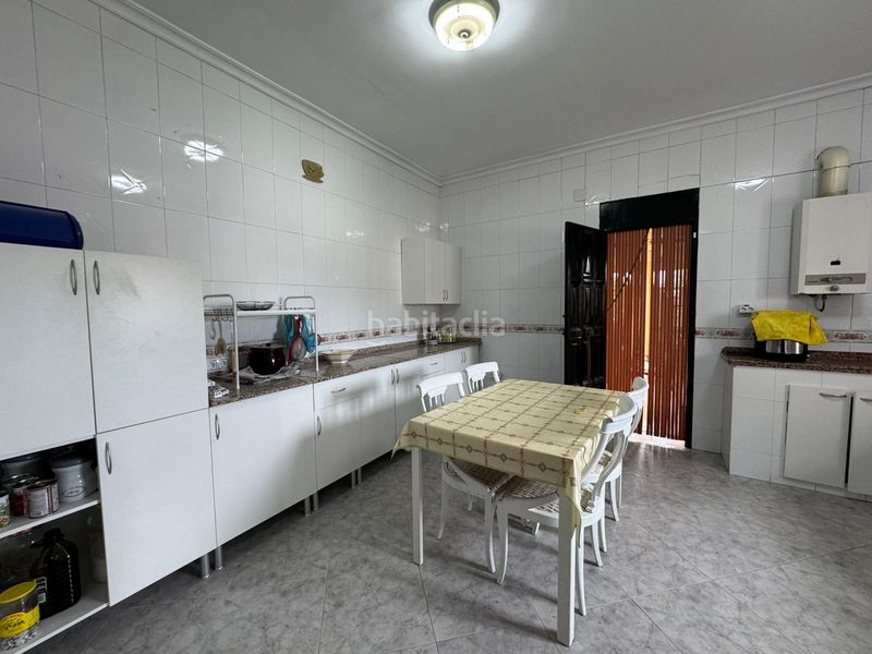 Foto c7bbd8f4-bec1-4f49-830f-46b23dcd6659. Xalet amb aparcament piscina a Carmona