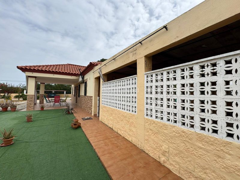 Foto da10061c-824a-4497-b894-326912942bda. Xalet amb aparcament piscina a Carmona