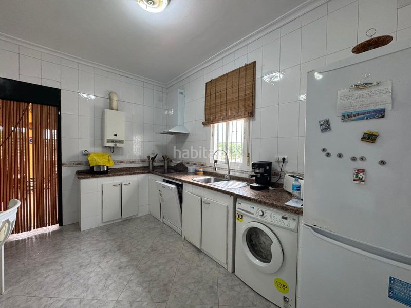 Foto e3a2e0a1-5b39-4e6c-8e41-25662f3ba047. Xalet amb aparcament piscina a Carmona