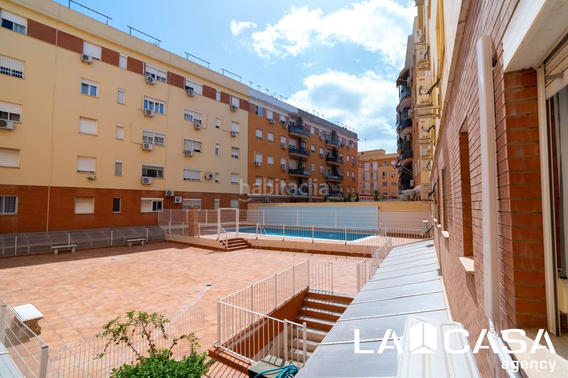 Foto abfa2209-4785-46bb-b4a1-9d82854f2c37. Pis amb aparcament piscina a El Arenal - La Pólvora Dos Hermanas