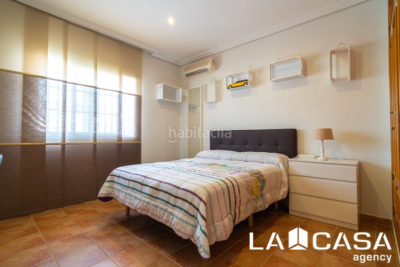 Foto 929ddf7a-ee0a-4eb9-b681-1471df80194a. Xalet amb calefacció aparcament piscina a cerros de Montequinto Montequinto
