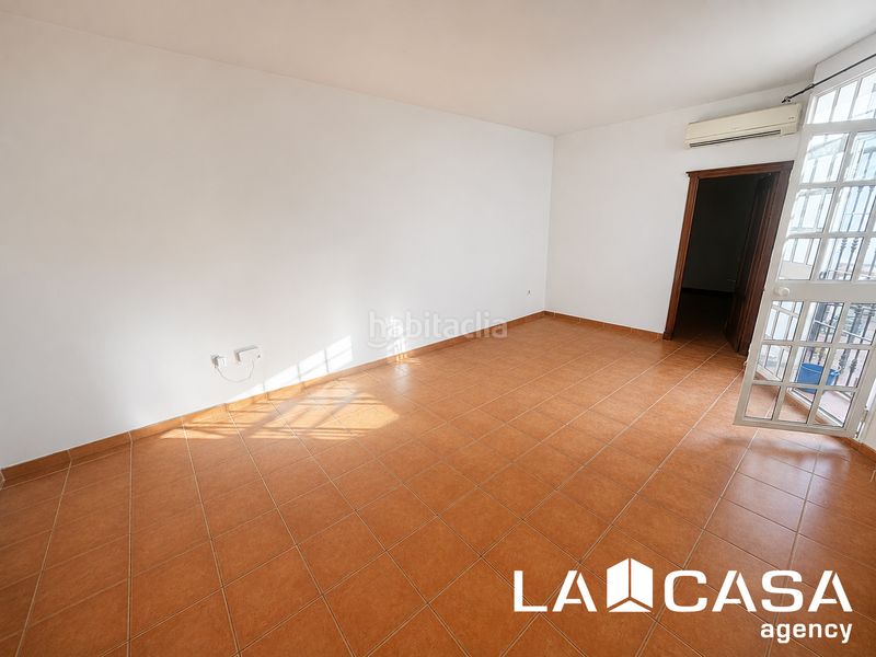 Foto 0ce23452-9a59-4858-9660-74b1c158ec69. Casa amb aparcament a Centro - Doña Mercedes Dos Hermanas
