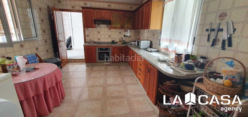 Foto bbacae04-2e07-4c0e-ad3c-a9654a1c565c. Casa amb aparcament a El Arenal - La Pólvora Dos Hermanas