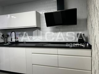 Semi detached house in Cerros de Montequinto