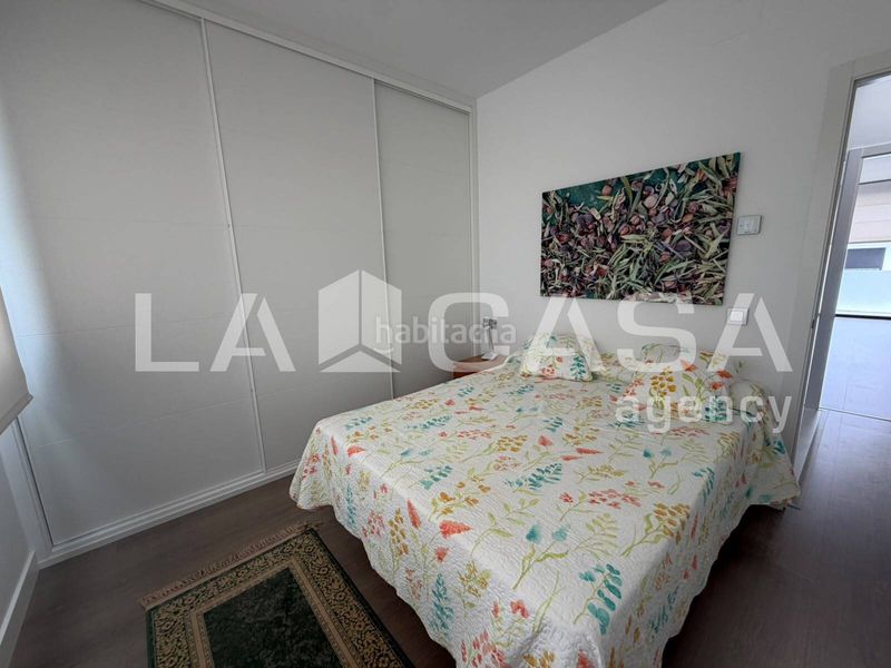Foto b92d5b24-8c9e-488a-a47a-49027654202e. Casa aparellada amb aparcament piscina a Entrenúcleos Dos Hermanas
