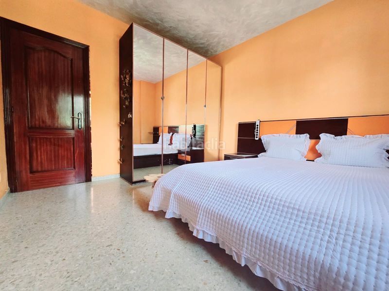 Foto 5f0fadb0-e76a-4777-baf0-34e670cd9570. Piso en colores - entreparques Sevilla
