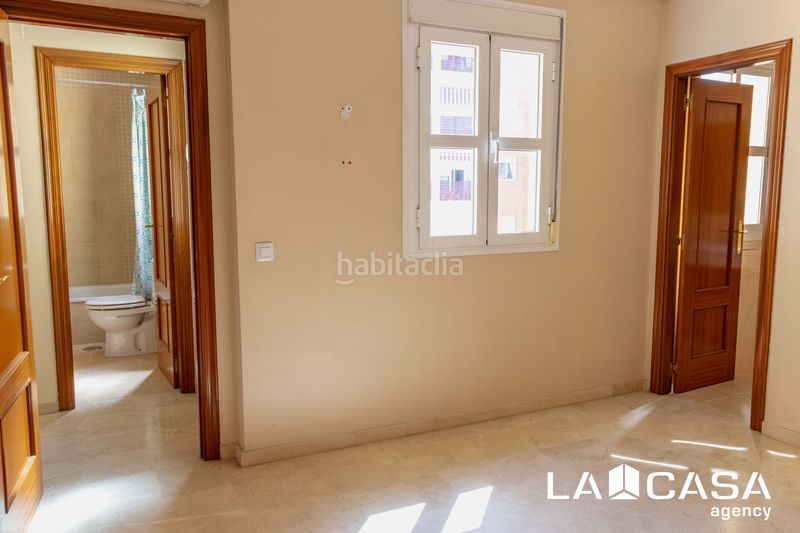 Foto 06d48328-b009-4131-9584-95785d118196. Casa aparellada amb aparcament a La Motilla - Fuente del Rey Dos Hermanas