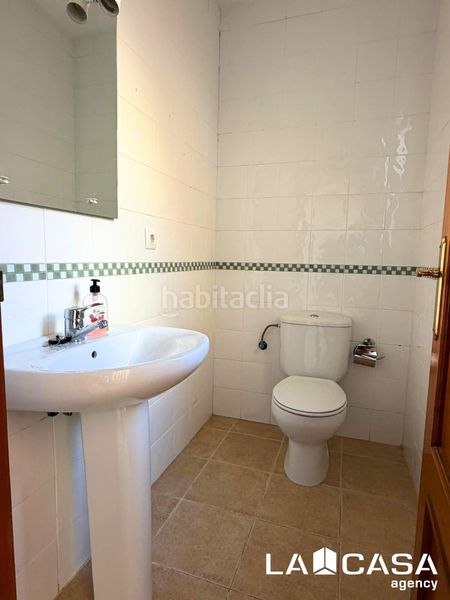 Foto 36b3cfad-5662-4e4e-ab23-81e9f0512b2b. Casa aparellada amb aparcament a La Motilla - Fuente del Rey Dos Hermanas