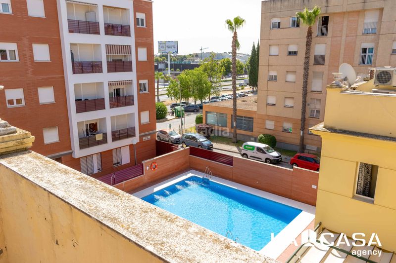 Foto 4cf11b2e-b197-4be0-bac8-9b703910962e. Casa aparellada amb aparcament a La Motilla - Fuente del Rey Dos Hermanas