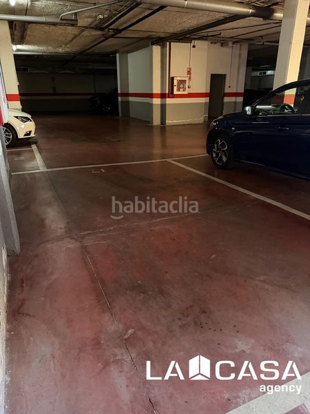 Foto 53b7d74a-f532-4017-8ba3-d63b8d912503. Aparcament cotxe a El Arenal - La Pólvora Dos Hermanas
