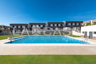Semi detached house in Entrenúcleos