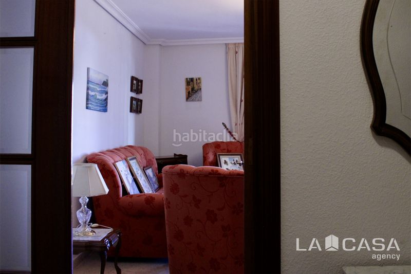Foto 7b64b83f-5c7b-4c02-8bad-34b48e45e5e2. Pis a Cruz Roja Sevilla