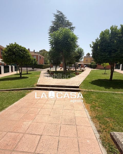 Foto 615516da-e3c8-4a88-991f-0180b5523135. Casa adossada amb calefacció aparcament a Avenida de Europa Montequinto