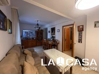 Appartement  Calle juan sebastian elcano. Piso de 2 dormitorios con terraza en elcano