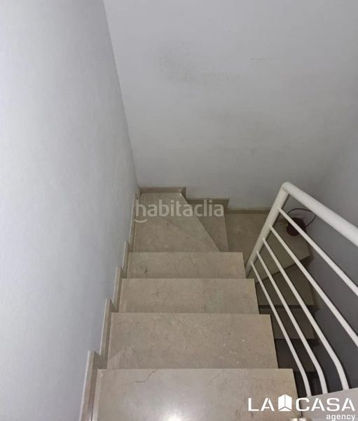 Foto 5fd1d590-cd74-49a4-ad99-c13dbaf55c7b. Duplex con parcheggio in colores - entreparques Sevilla