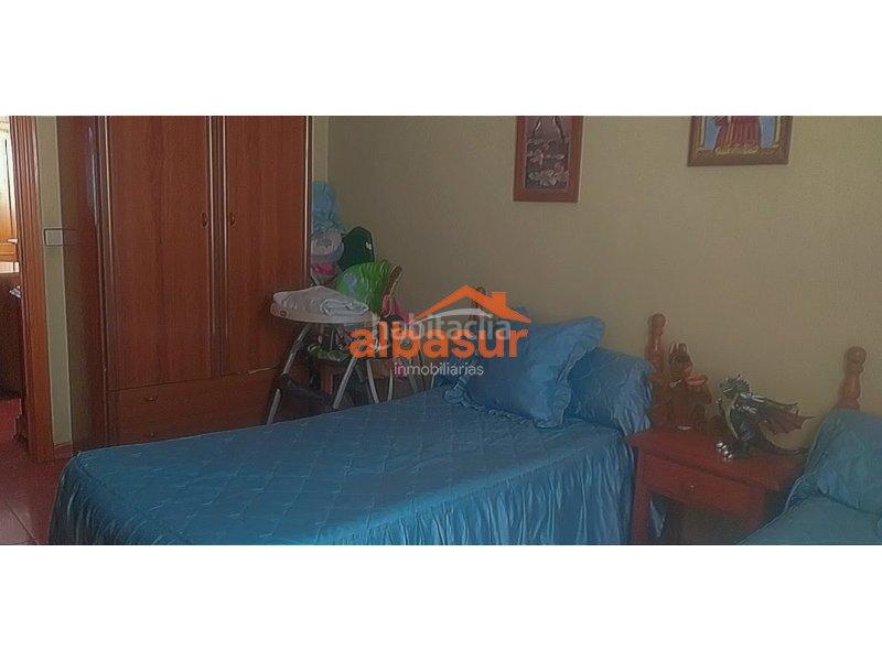 Foto a932ddec-4ef1-4d72-9bab-117c79ff2082. Chalet magnífico chalet con piscina en Almodóvar del Río